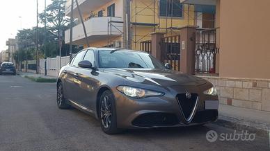 Alfa Giulia 2.2 150 CV 