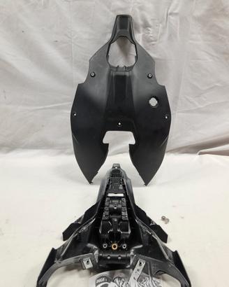 VASCHETTA PORTAOGGETTI E COPERCCHIO INFERIORE PER 