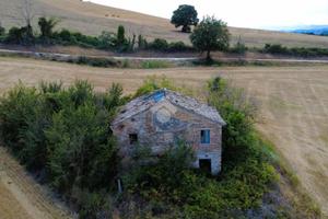 RUSTICO A POTENZA PICENA