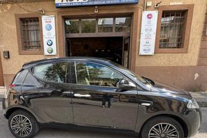 Lancia Ypsilon 1.0 FireFly 5 porte S&S Hybrid Gold