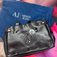 Borsa Armani con ciondiolo