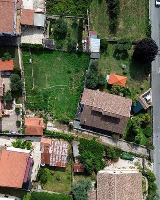 Cave terreno con rustico