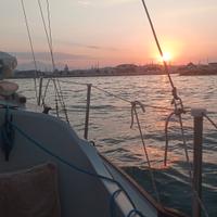 Giro in barca a vela al tramonto 