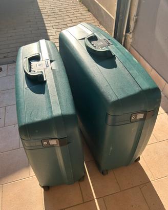 Coppia di valigie delsey