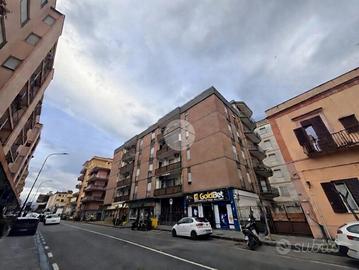 4 LOCALI A TORRE DEL GRECO