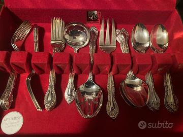 Servizio posate in acciaio