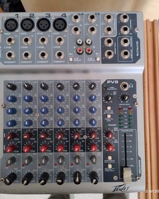 mixer peavey pv8