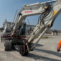 Escavatore Takeuchi 150 quintali