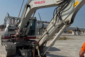 Escavatore Takeuchi 150 quintali