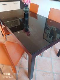 Tavolo allungabile in vetro