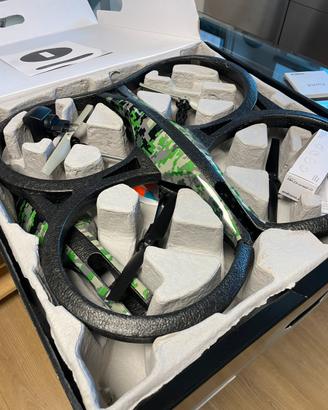 Parrot AR.DRONE 2.0 Quadricottero, Elite Edition