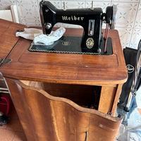 Macchina da cucire d'epoca Weiber