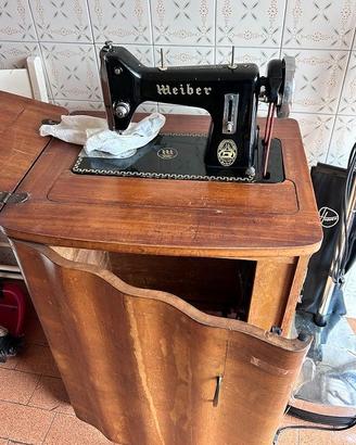 Macchina da cucire d'epoca Weiber