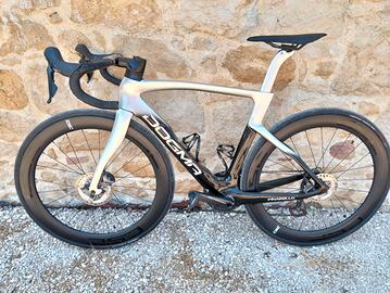 bici in carbonio 