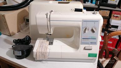 Macchina da cucire Necchi