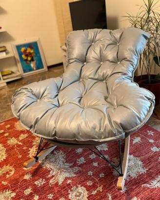 Sedia a dondolo da interno con cuscino imbottito