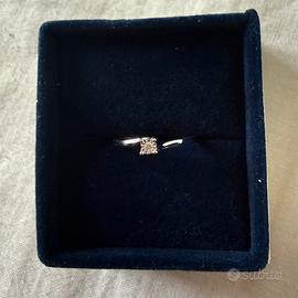 Anello solitario con diamante naturale – Nuovo