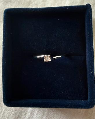 Anello solitario con diamante naturale – Nuovo