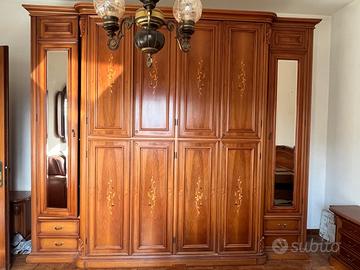 armadio classico a 6 ante con specchi laterali