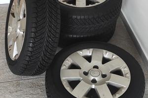 Cerchi completi di gomme