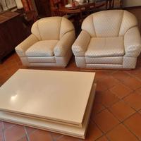 poltrone divano e tavolo 