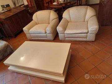 poltrone divano e tavolo 