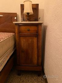 Comodini Antichi in legno e marmo