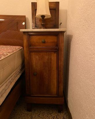 Comodini Antichi in legno e marmo