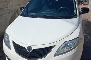 Lancia y 1.2 Oro