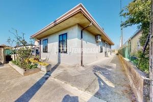 Casa indipendente su unico livello con giardino a