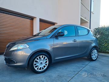 LANCIA YPSILON 1.2 BENZINA 5 Porte (NEOPATENTATI)