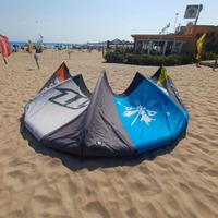 Kite North 12 (usato) con trapezio/leash (nuovi)