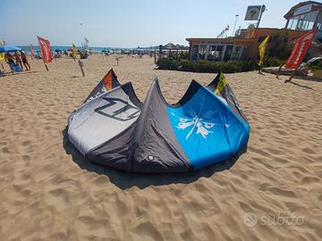 Kite North 12 (usato) con trapezio/leash (nuovi)