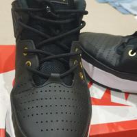 nike jordan aura 5 42.5