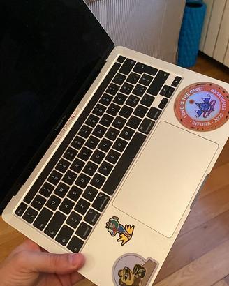 Macbook pro 2020 256gb 13’’ i5 touchbar