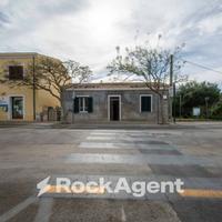 CASA INDIPENDENTE CON GIARDINO PRIVATO