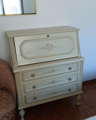 Cassettiera con ribalta 