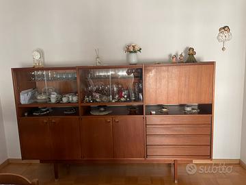 Mobile svedese vintage con tavolo e sei sedie tek