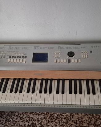 Yamaha Portable Grand DGX-620.