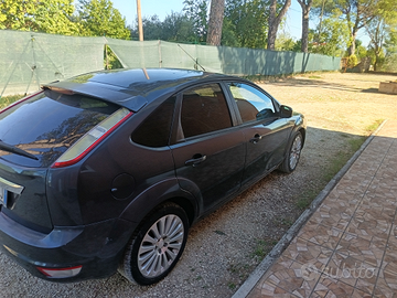 Ford focus 1.6 benzina Gpl