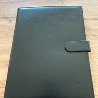 Cartelletta in pelle nera porta documenti