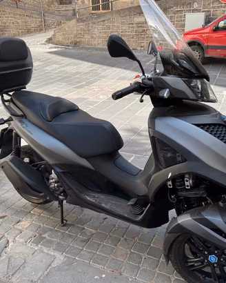 Tricity 300