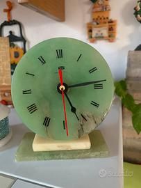 Orologio in alabastro verde