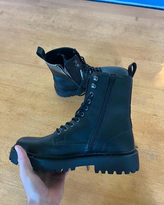 Scarponi Pull&bear taglia 44