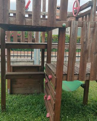 Giostra grande da esterno in legno con scivolo