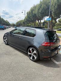 Volkswagen Golf GTI Performance 2.0 TSI 3p.