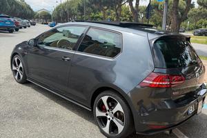Volkswagen Golf GTI Performance 2.0 TSI 3p.