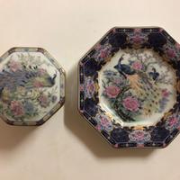 Porcellana giapponese - pavoni e prugni in fiore