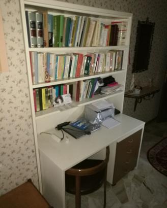 Libreria ponte con scrivania cassettiera