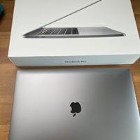 MacBook Pro 15” 2016 i7 16GB 512GB SSD + accessori